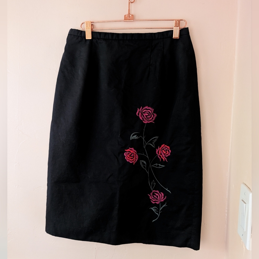 vintage 90's black and red roses midi skirt - sz 6